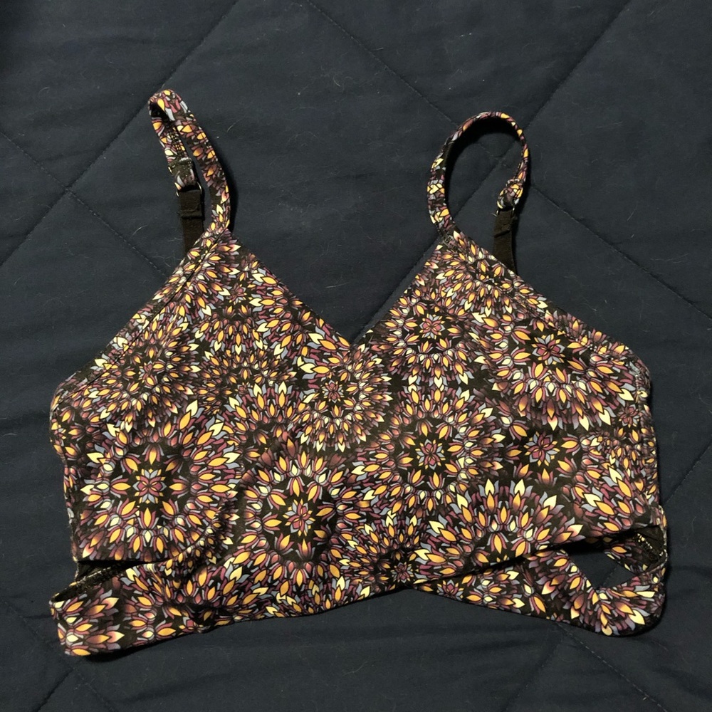 Fabletics size small, Tammy sports bra, purple